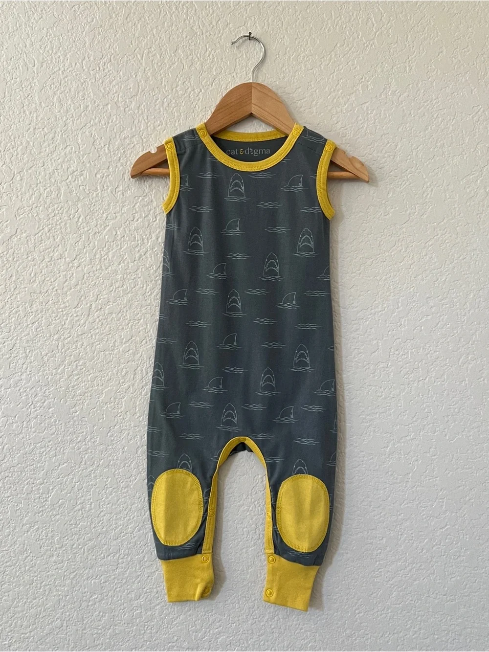 Cat & Dogma Shark Print Jumper Romper 6-12M Organic Cotton Gray Knee Patch